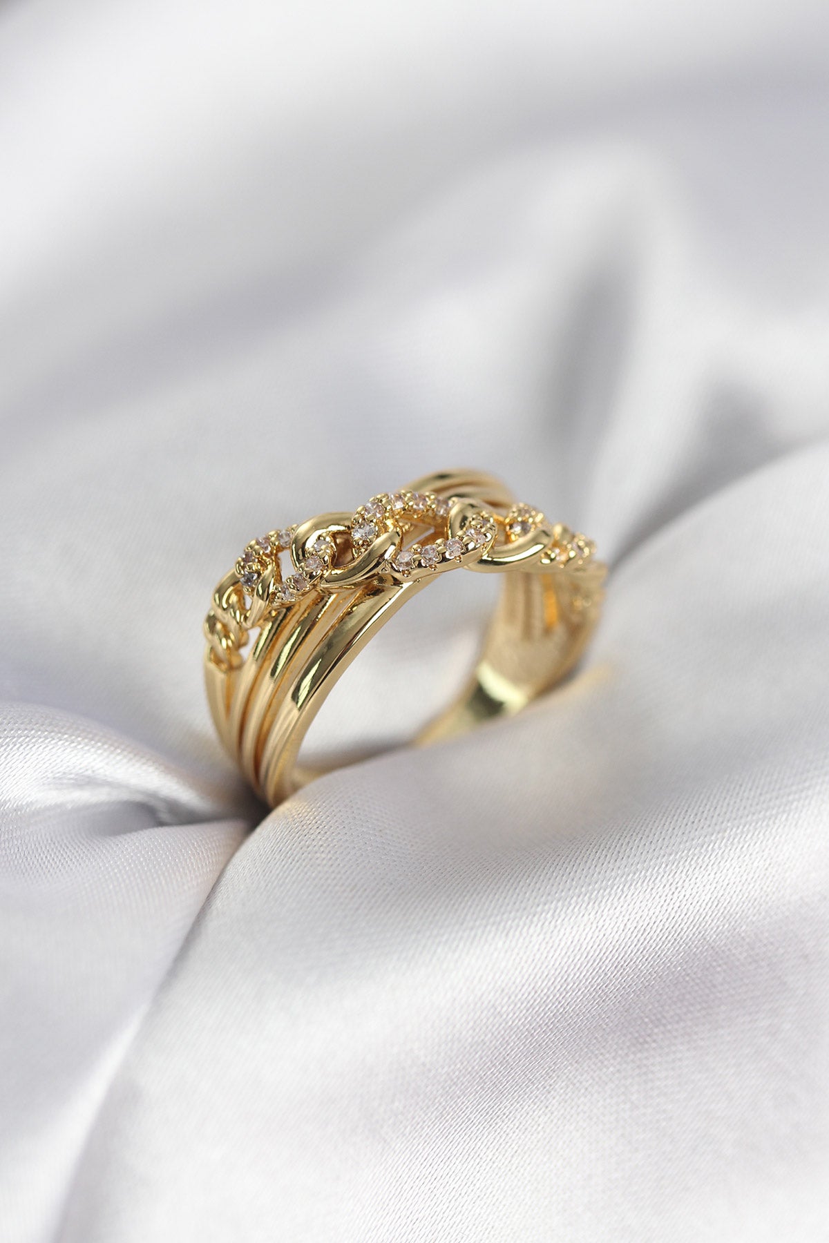 Altın Rengi Zirkon Taşlı Zincir Yüzük