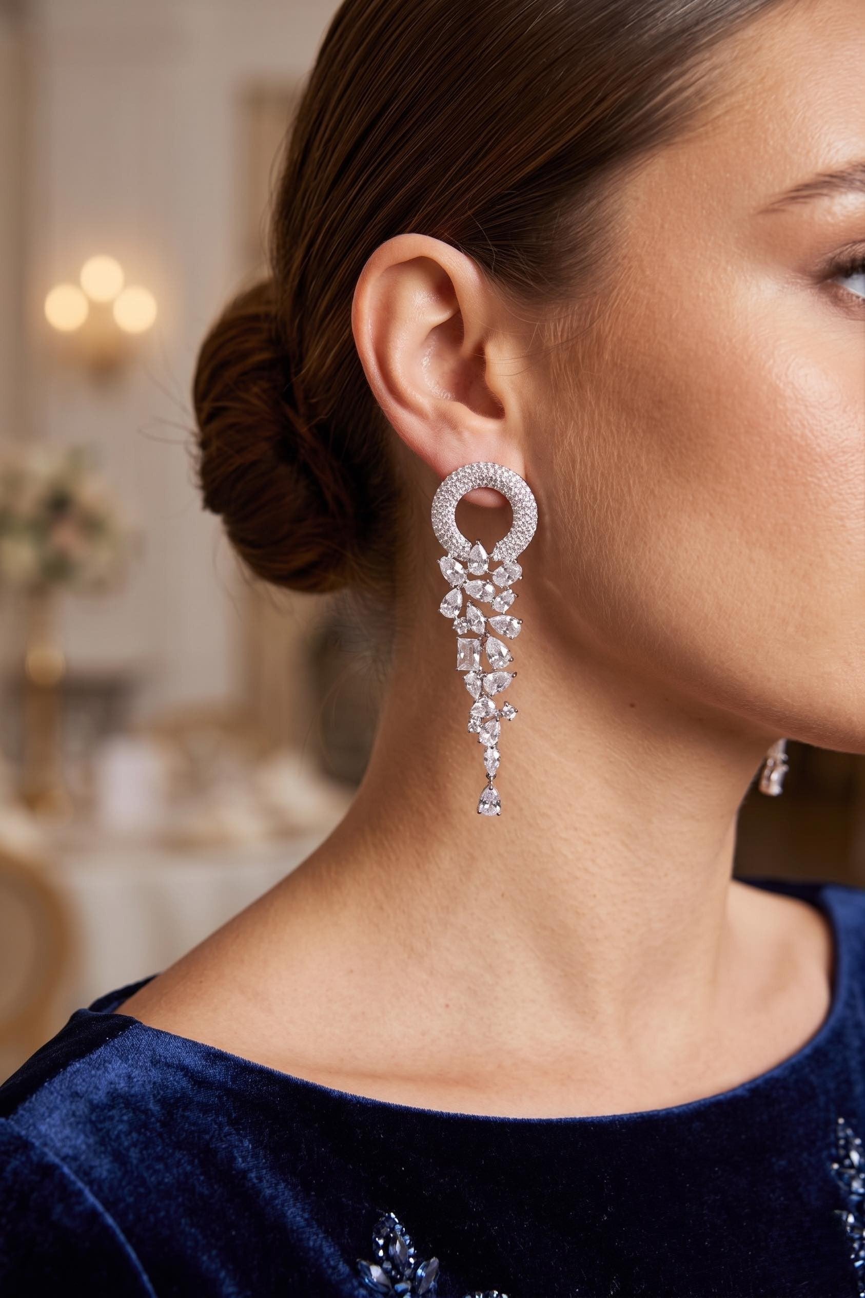 Velvet Zirkon Taşlı Saçaklı Model Kadın Abiye Küpe - Gümüş Rengi