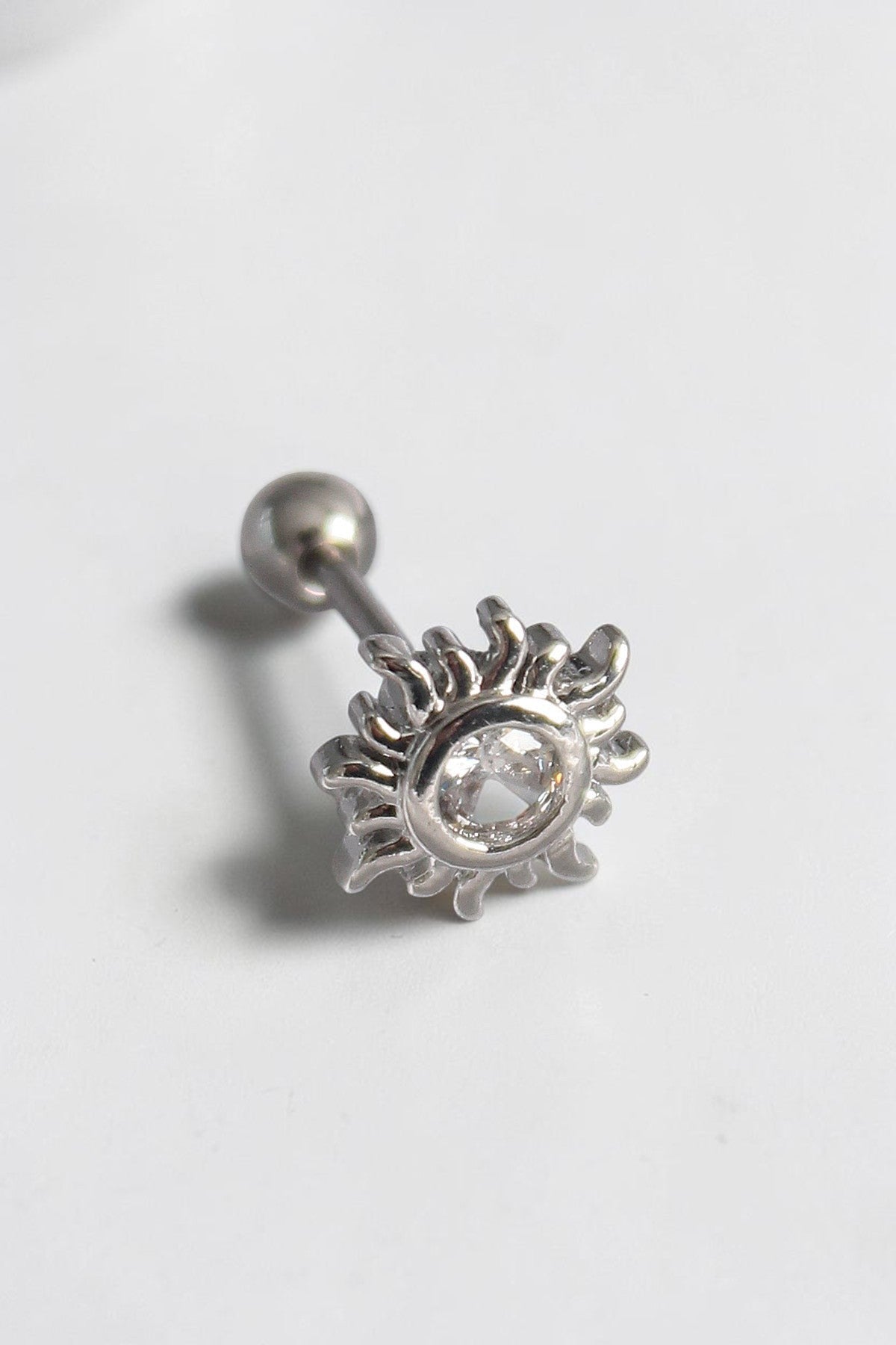 VORA HOUSE gümüş rengi zirkon taşlı güneş figürlü paslanmaz çelik tragus piercing